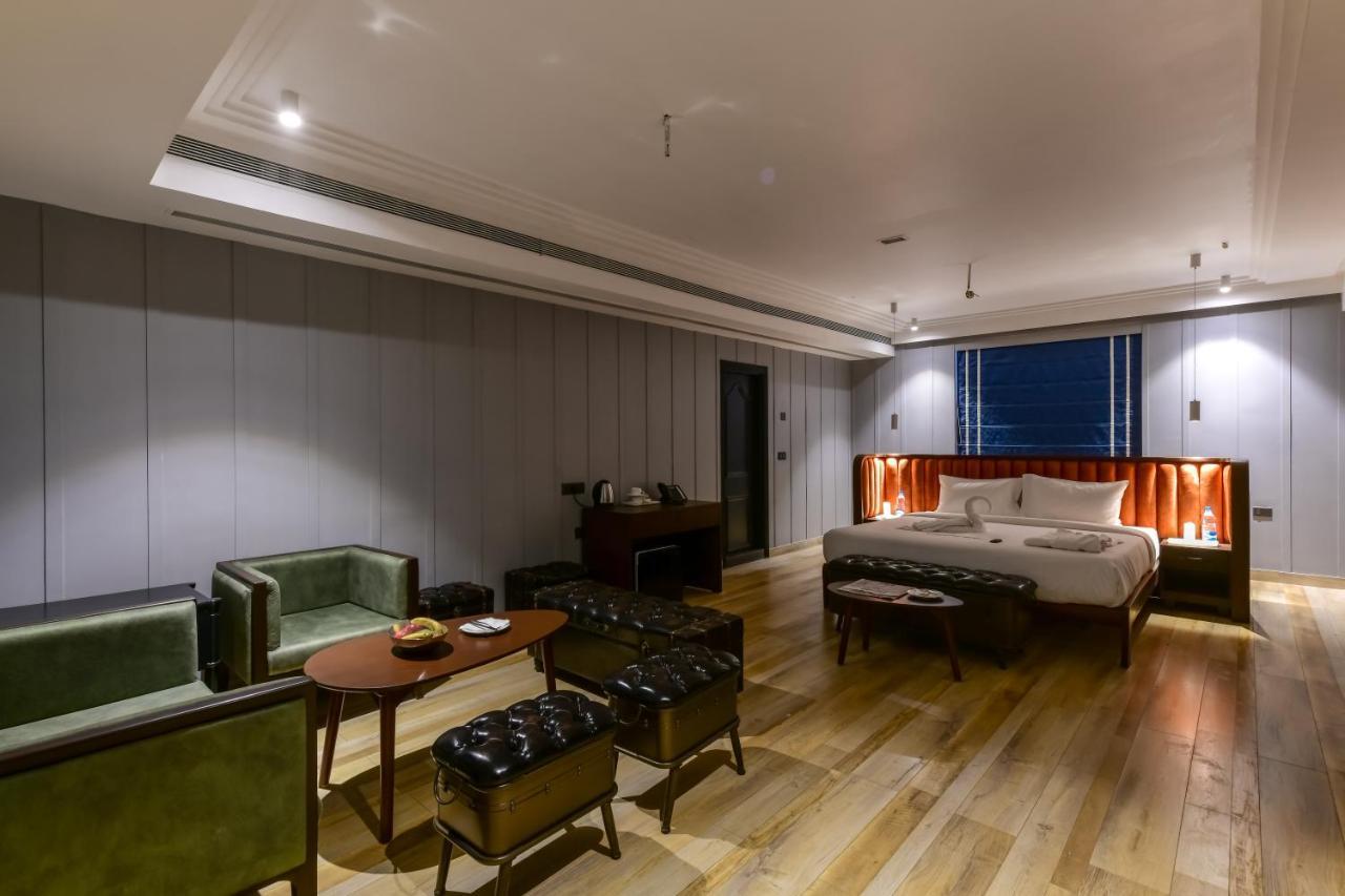 The Downton Hotel Rāipur 외부 사진