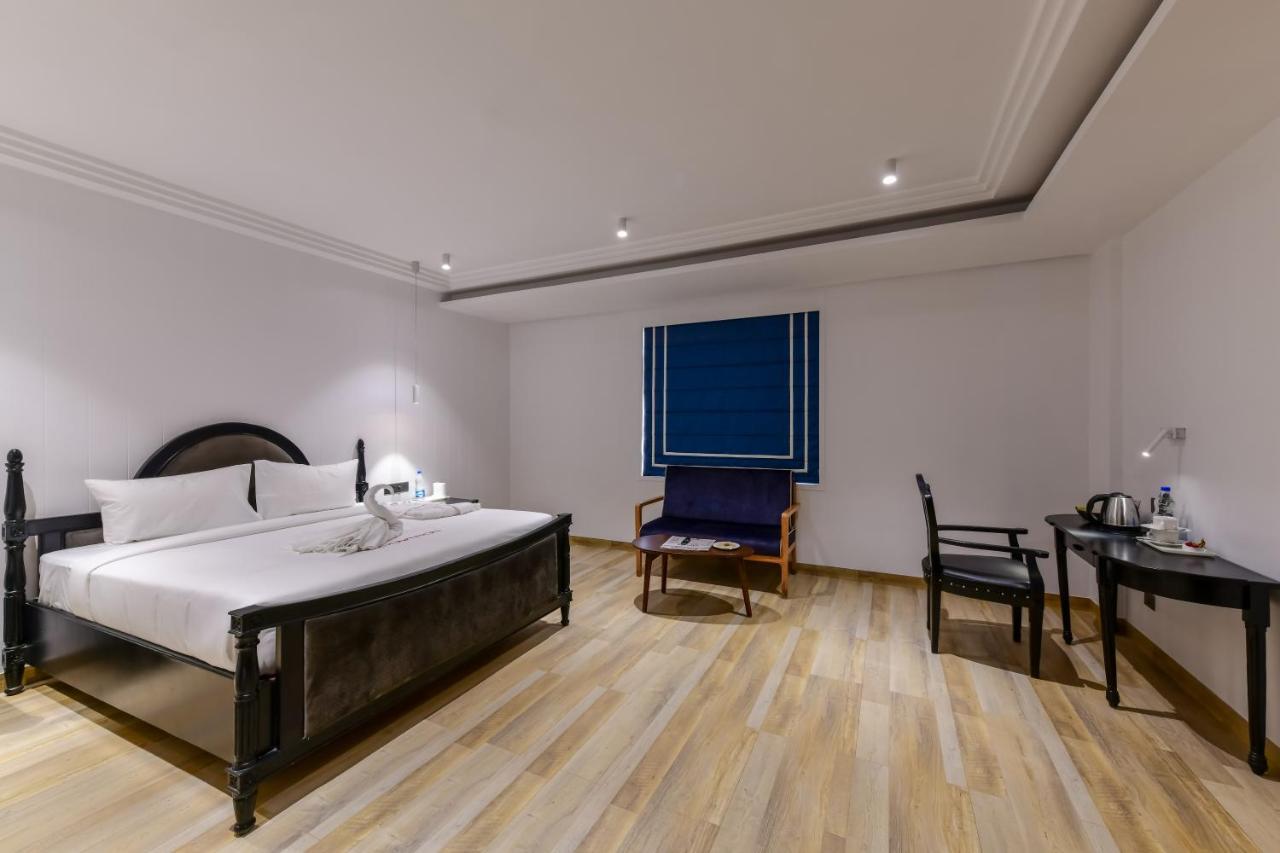 The Downton Hotel Rāipur 외부 사진